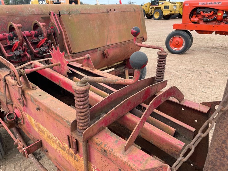 new-holland-68-image-23