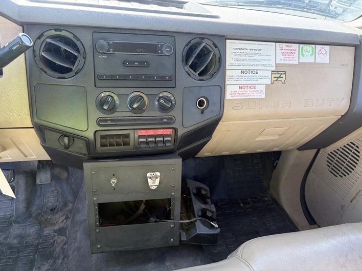 2010-ford-f450-image-16