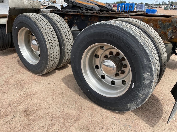 2009-kenworth-w900-image-35