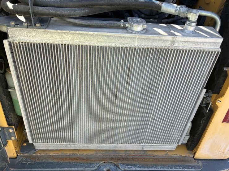 2018-gehl-rt165-image-23