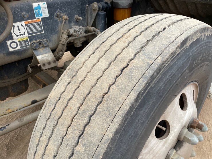 2016-kenworth-t660-image-28