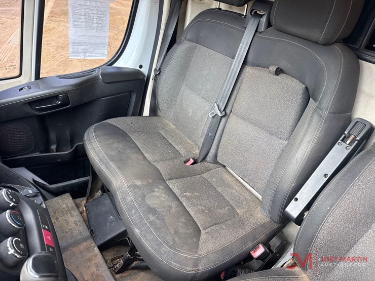 2014-dodge-2500-image-19