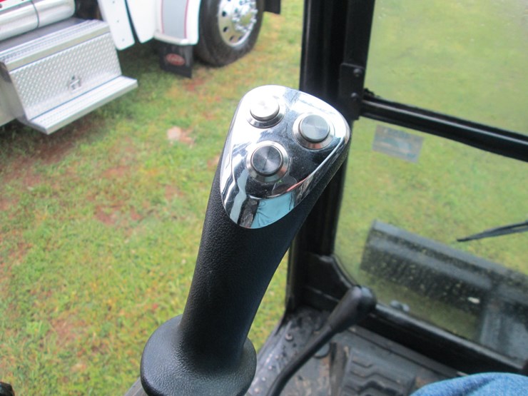 caterpillar-305.5-image-51