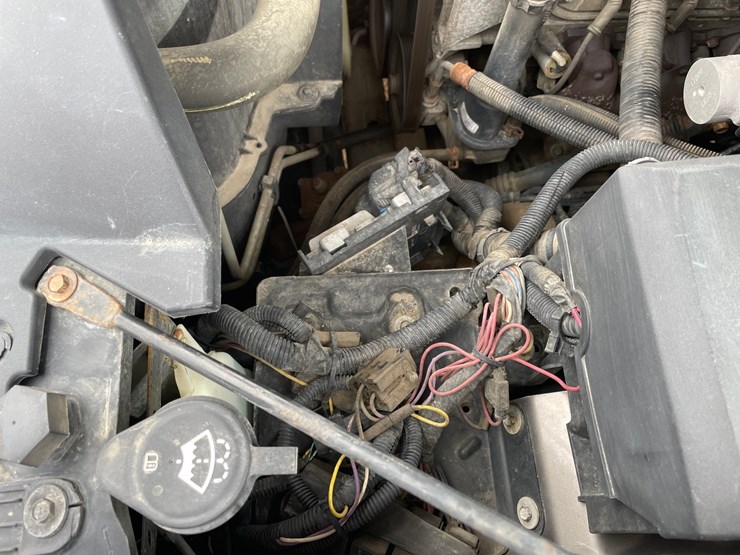 2013-chevrolet-silverado-2500hd-image-59