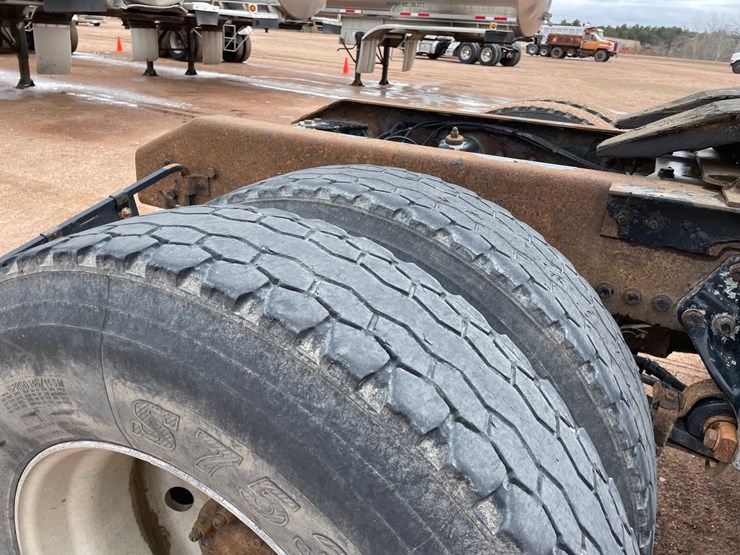 2016-kenworth-t680-image-27