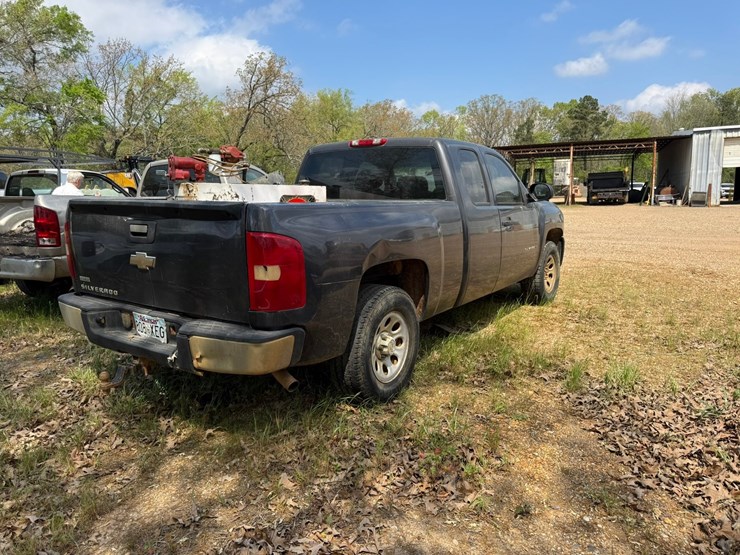 #41750-•-2010-chevrolet-silverado-4x4-pickup-vin:-1gcskpe36az230962-image-3