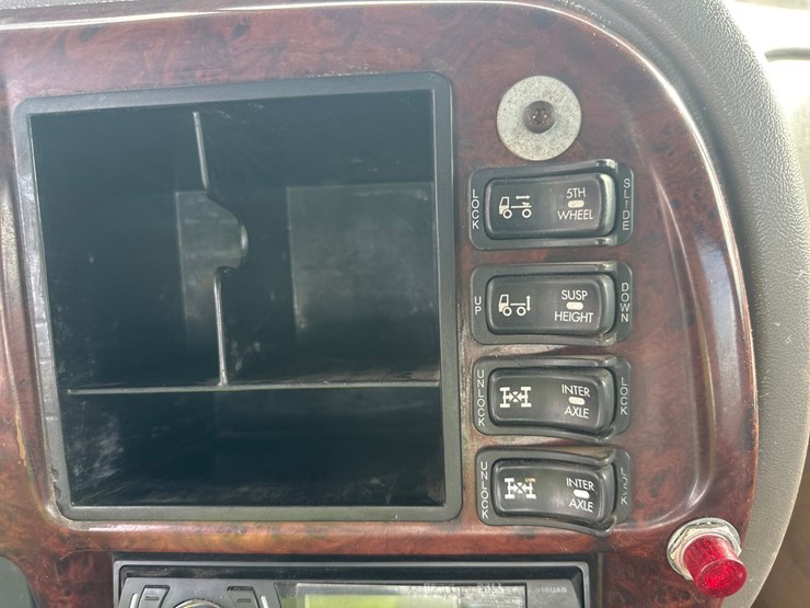 2002-mack-ch613-image-30