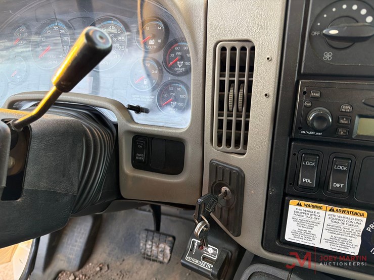 2008-international-7400-image-35