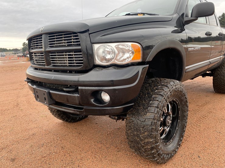 2005-dodge-2500-image-10