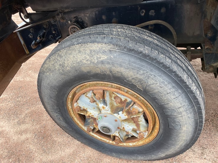 1990-mack-dm690s-image-25