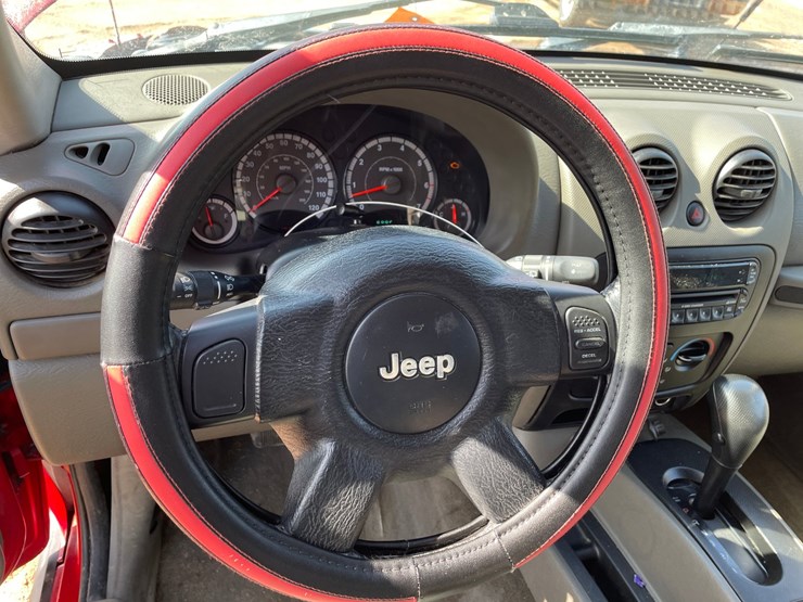 2005-jeep-liberty-image-32