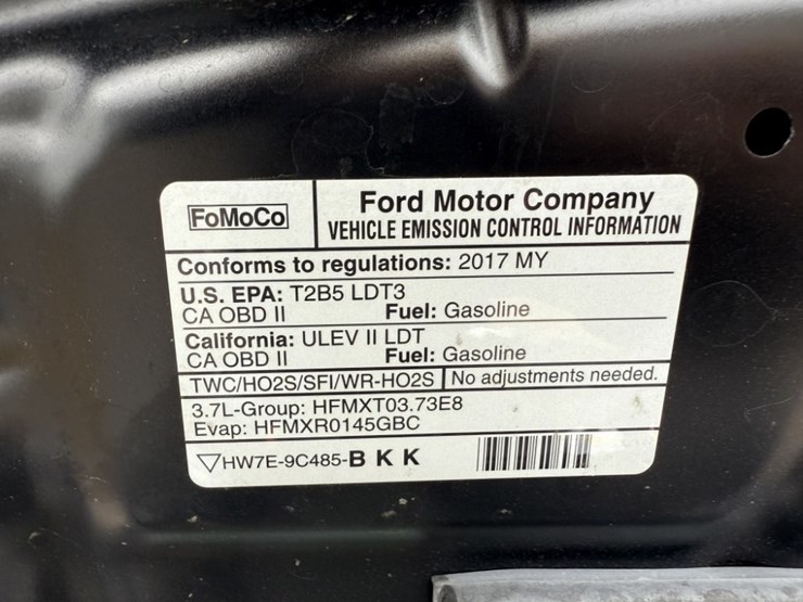 2017-ford-explorer-image-13