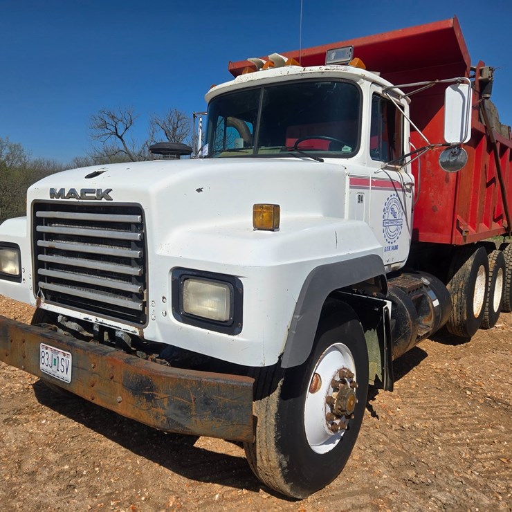 1994 MACK RD690S