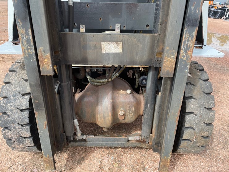 #1164-•-unicarriers-3,450-lbs-lp-forklift-image-43