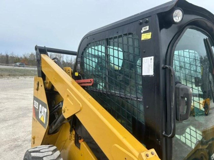 2014-caterpillar-262d-image-46