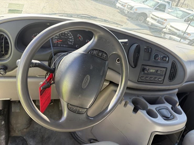 2002-ford-e350-image-13