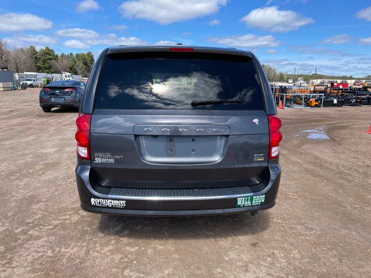 2017-dodge-grand-caravan-image-4