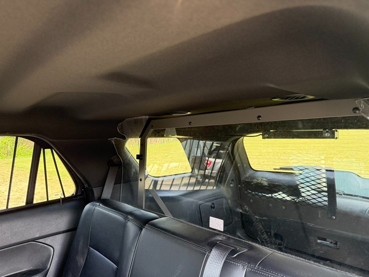 2018-ford-explorer-image-41