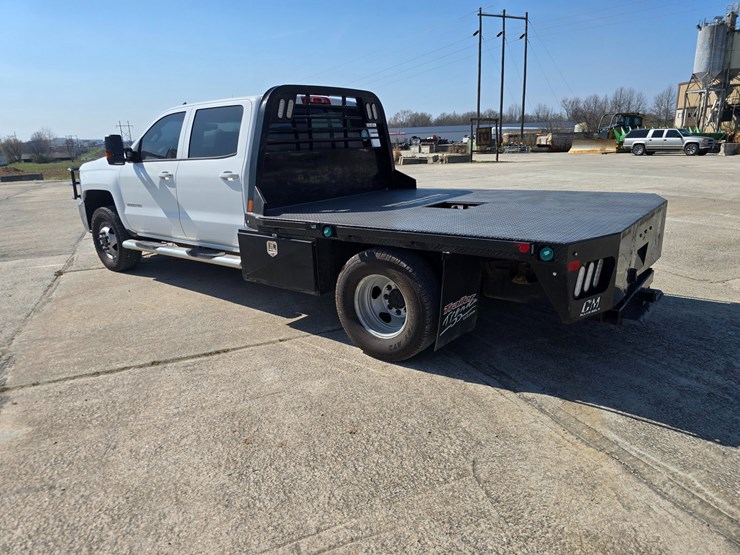 2015-chevrolet-silverado-3500-image-5