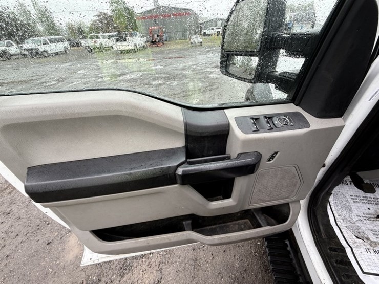 2017-ford-f550-sd-image-28