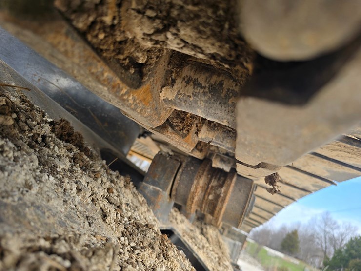 2013-deere-160g-lc-image-48