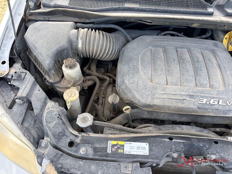 2014-dodge-grand-caravan-image-14