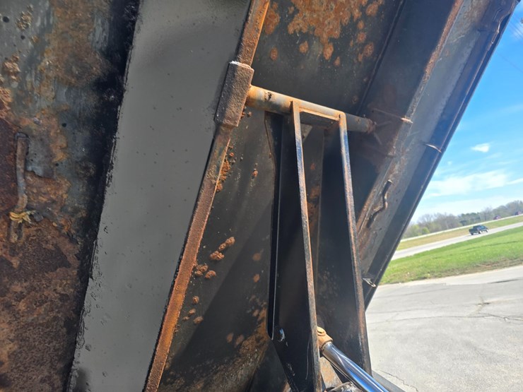 2019-chevrolet-silverado-3500-image-62