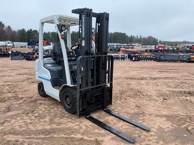 #1167-•-unicarriers-3,250lb-lp-forklift-image-3