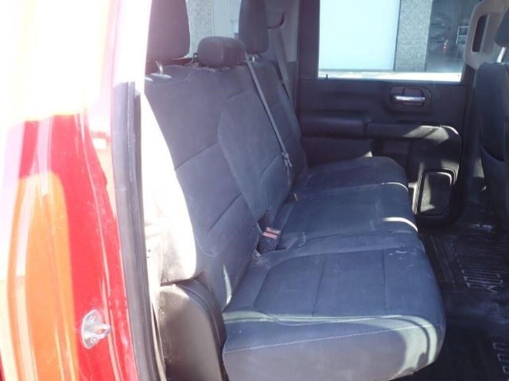 2022-chevrolet-2500hd-image-50