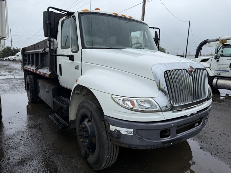 2006-international-durastar-4400-image-2