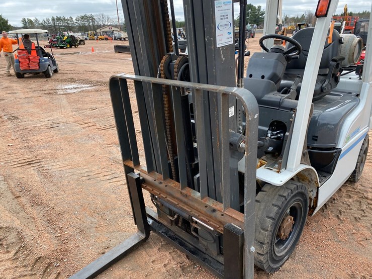 #1163-•-unicarriers-3,450-lbs-lp-forklift-image-12