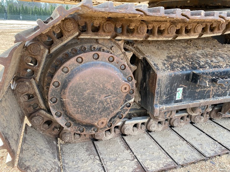 2018-caterpillar-320-image-34