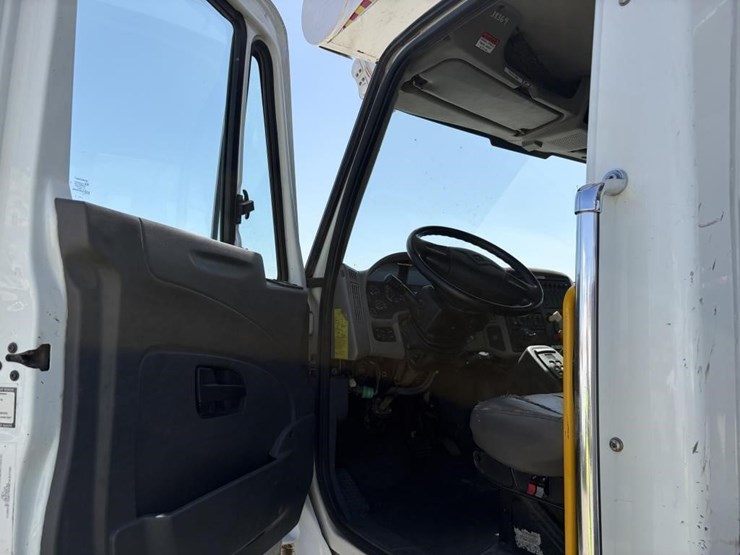 2012-international-workstar-7400-image-16