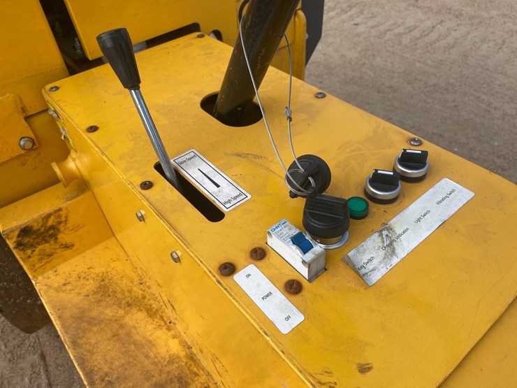 #1299-•-2007-fland-dual-vibrating-roller-image-12