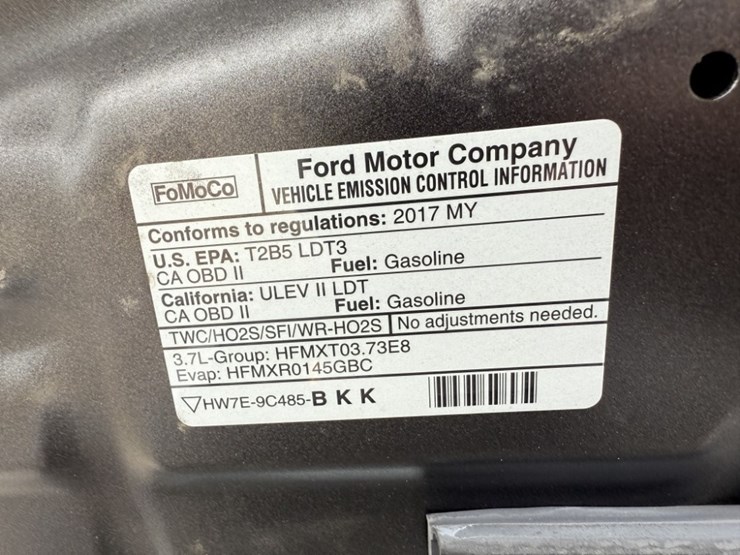 2017-ford-explorer-image-16