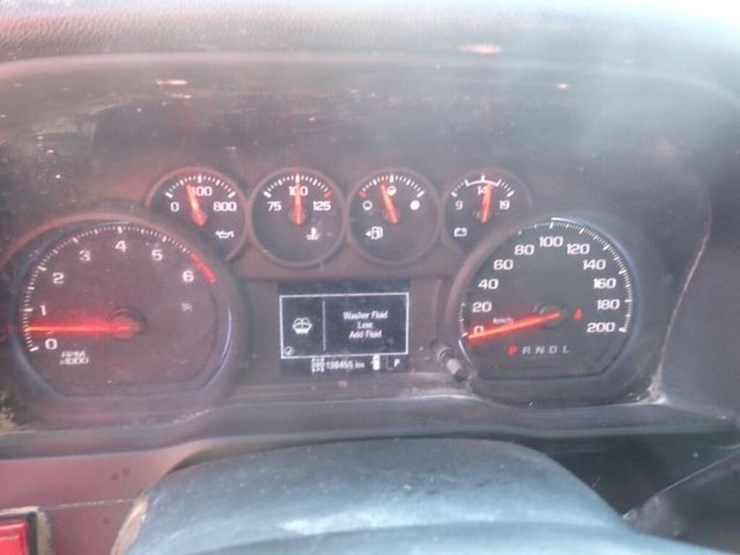 2022-chevrolet-2500hd-image-9