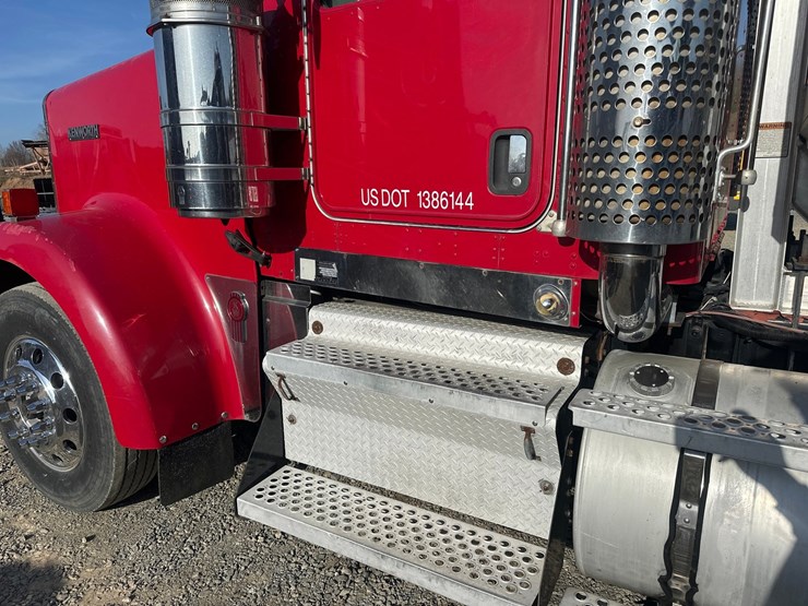 2006-kenworth-w900-image-15