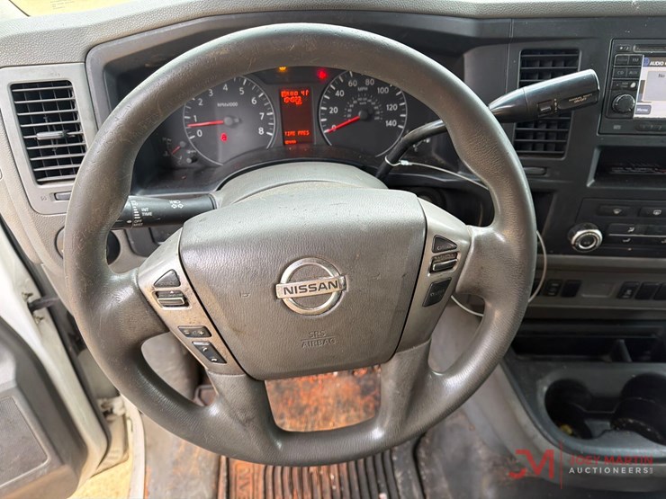 2013-nissan-nv3500hd-image-17