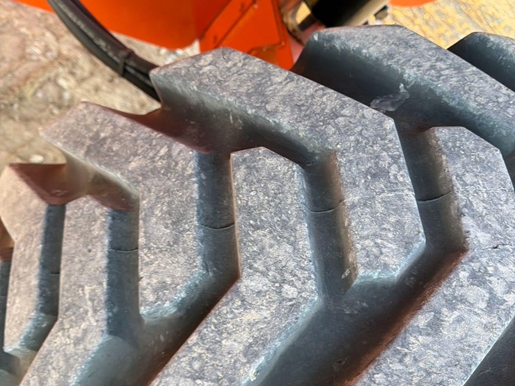 2015-jlg-800s-image-13