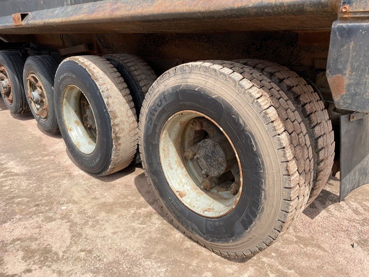 1995-mack-cl713-image-26