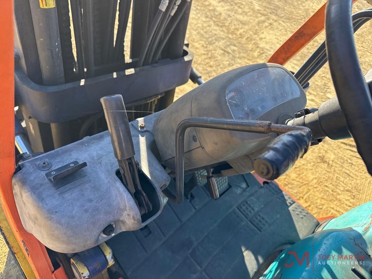 komatsu-fg25t-12-image-15