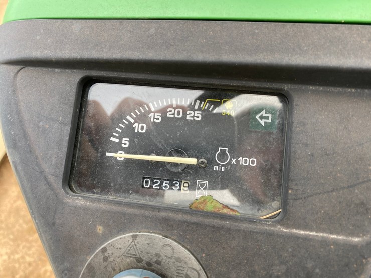john-deere-4110-image-21