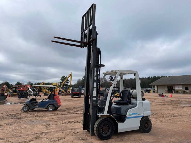 #1164-•-unicarriers-3,450-lbs-lp-forklift-image-40