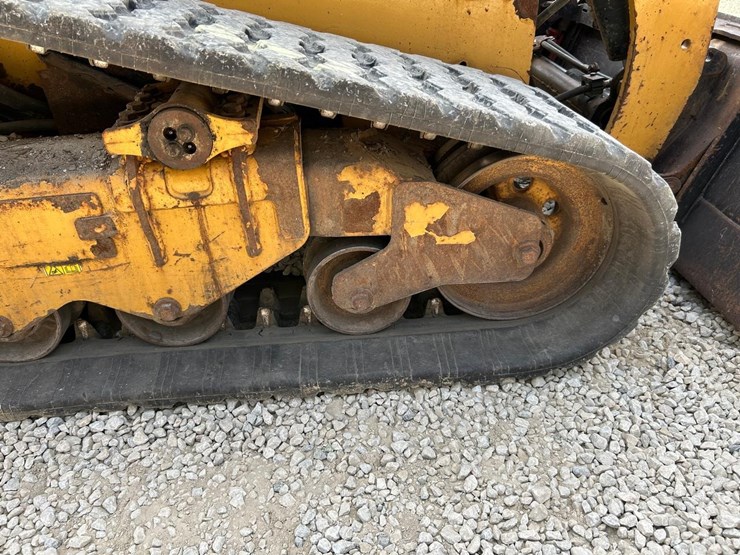 2017-caterpillar-259d-image-14