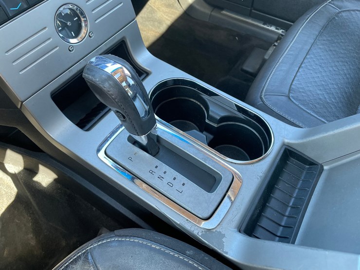 2009-ford-flex-image-35