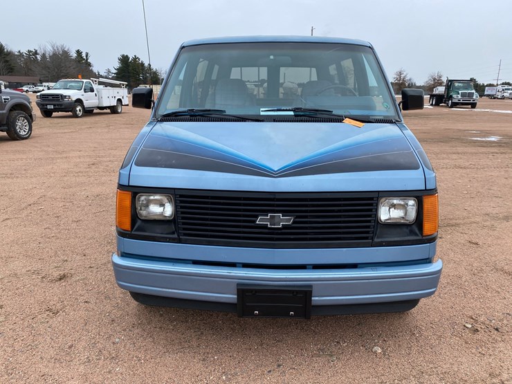 1985-chevrolet-astro-image-2