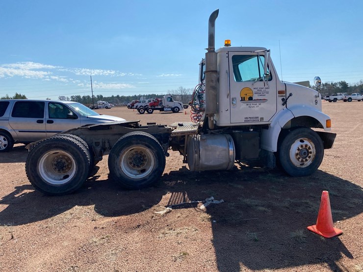 1993-international-8100-image-5