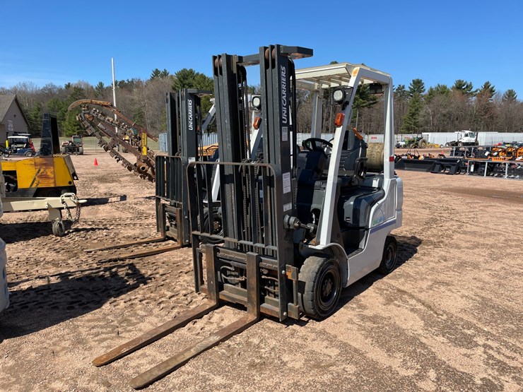 #1134-•-unicarriers-lp-forklift-image-1