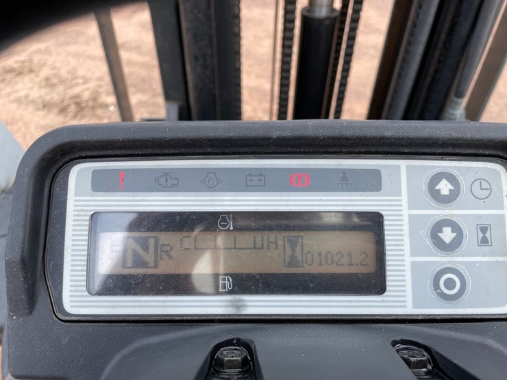 #1165-•-unicarriers-3,450-lbs-lp-forklift-image-26