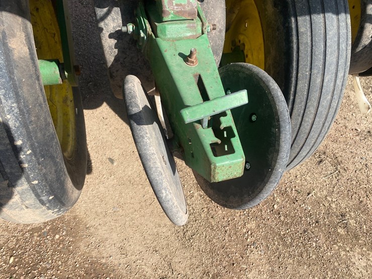 john-deere-7200-image-43